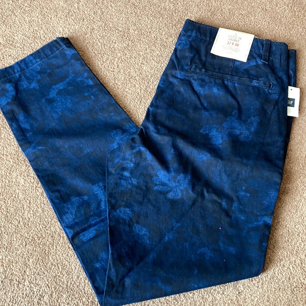 GAP Men's Blue Camouflage Chino Pants - Picture 2 of 5